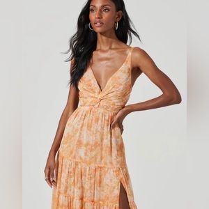 NWT ASTR Elsa Plunge Neck Maxi Dress - Orange Mustard Abstract Size: XL